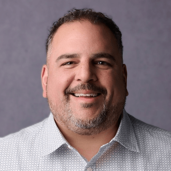 Darik Salem Director, Client Solutions Consulting - Decision Management Solutions - FISERV
